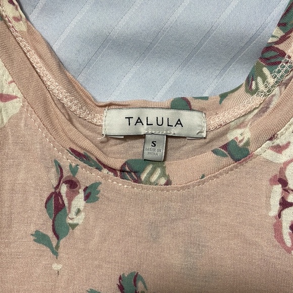 Talula Cropped Floral Tank - Picture 2 of 3